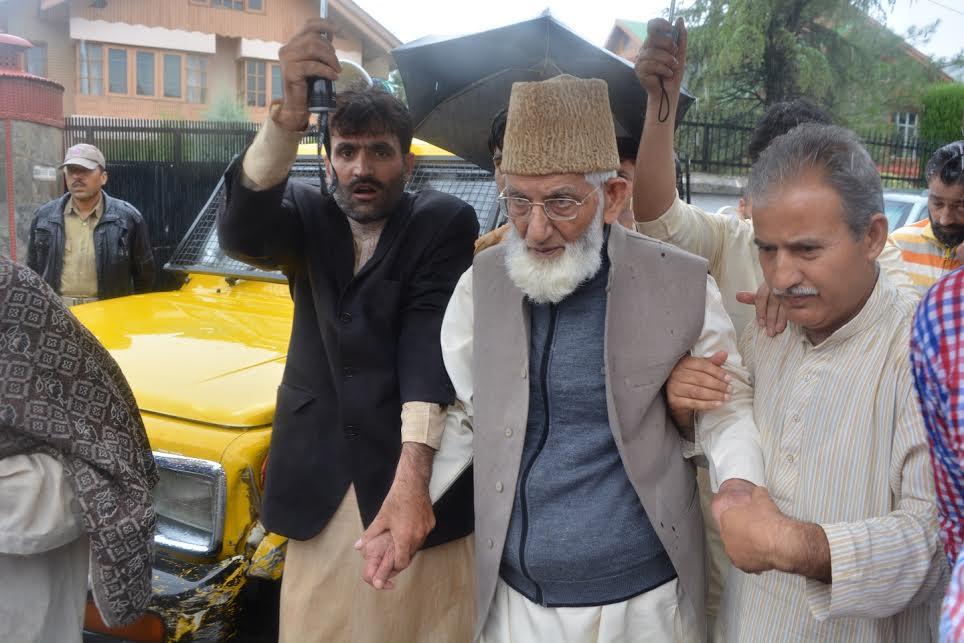 Our peaceful programs are being dealt with extreme force: Geelani